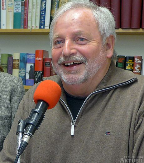 Rolf Fechner ist Moderator bei »Radio Travemünde« und Chefredakteur von » ...