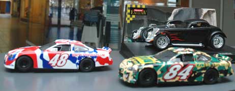 Spaß für kleine und große Rennsport-Fans: Die Slotcar-Rennwagen im Maßstab 1:32 und 1:24 sausen bald durchs Aqua-Top-Foyer. Foto: NORMANN