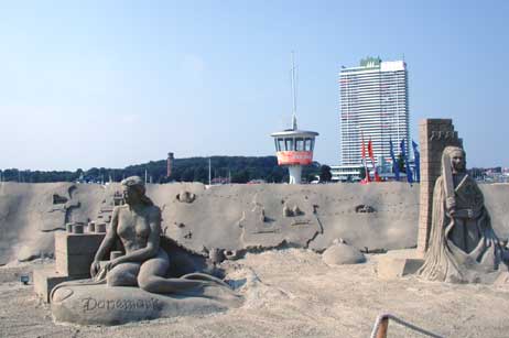 Auch eine kleine Zeitreise: Bilder von der ersten »Sand World« 2002. Foto: ARCHIV TRAVEMUENDE AKTUELL