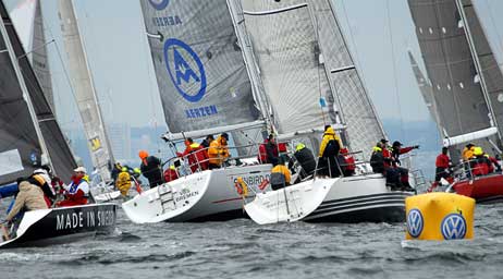 Die seegehenden Yachten kürten bereits am Sonntag (22. Juli) die ersten Sieger der 118. Travemünder Woche in den Kurzwettfahrten. Foto: TRAVEMÜNDER WOCHE BÜRO
