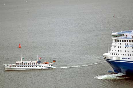 Gefährliche Annäherung zwischen dem Fahrgastschiff »Marittima« und der Fähre »Nordlink«. Foto: KARL ERHARD VÖGELE