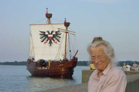 Hübsche Idee: Im Oktober 2007 gibt Lisa Dräger bekannt, dass sie die Nordermole um eine Seebrücke verlängern will. Foto: WOLFGANG MOEBIUS