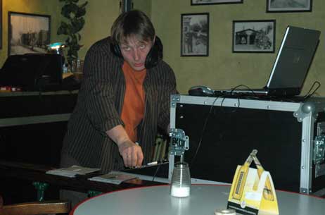 Im »Alten Bahnhof 1913« wird zur Musik von DJ Marcus in den Mai getanzt. Foto: <b>ARCHIV TA</b>