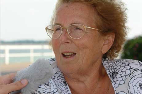 Baden, essen, erzählen und viel Lachen: Elisabeth Trenk kommt seit über 40 Jahren zum Grünstrand. Foto: <b>KLAUS ABRAHAM</b>