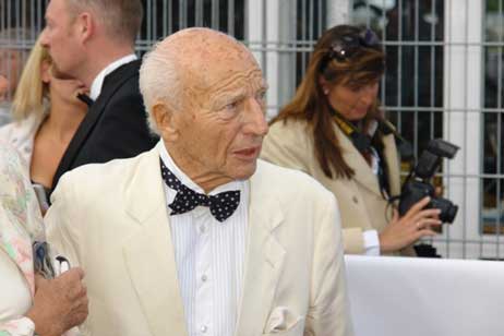 Der ehemalige Bundespräsident Walter Scheel genießt viel Sympathie, wurde natürlich sofort erkannt. Foto: <b>KLAUS ABRAHAM</b>
