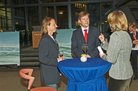 Nach der Eröffnung: Michael Weigel, Dr. Olaf Mager und Dr. Susanne Timm. Foto: <b>KARL ERHARD VÖGELE</b>