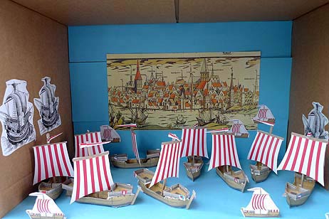 Die kleinen Papier-Koggen waren schon während der letzten »Baltic Sail« in Travemünde präsentiert worden. Sie wurden von Rostocker Schülern gebastelt. Foto: <b>ARCHIV TA/KEV</b>