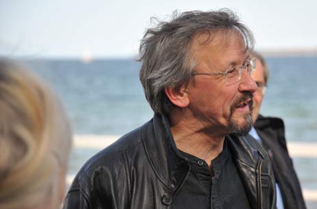 Dass die OstseeCard für die Fähre nicht mehr zu nutzen ist, sei »durch die Kurbetriebe Travemünde mit ihrem Ausschussvorsitzenden Petersen (CDU) zu vertreten«, meint Ulrich Pluschkell (SPD). Foto: <b>ARCHIV TA</b>