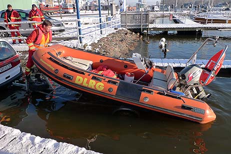 An der Slipanlage in der Nähe des Pier3 wurden die Boote zu Wasser gelassen. Fotos: <b>KARL ERHARD VÖGELE</b>