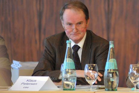 »Luther hat mal gesagt: Man muss dem Volk aufs Maul schaun. Und das vermisst man eben gerade bei der LTM«, kritisiert Klaus Petersen, Bürgerschaftgsmitglied und Ehrenvorsitzender des CDU Ortsverbandes Travemünde, die städtische Marketinggesellschaft. Foto: <b>ARCHIV TA</b>