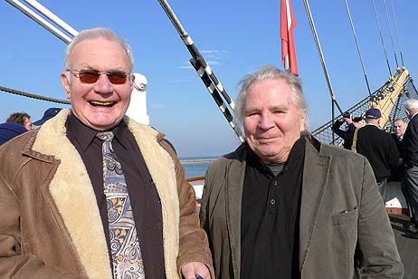 Dieter Schulte (76) und Christian Petersen (75) sind in den Jahren 1956/1957 ein Jahr lang zusammen auf der Passat gefahren. Fotos: <b>KARL ERHARD VÖGELE</b>
