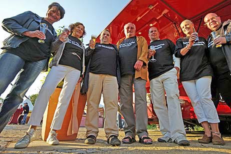 »Wer hat Angst vorm schwarzen Shirt?«: Die IG Kurbetrieb auf dem Jazz-Fest vergangenes Wochenenende. Foto: <b>KARL ERHARD VÖGELE</b>