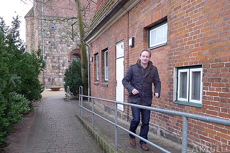 Stefan Link ist der neue Pastor der Kirchengemeinde St. Lorenz Travemünde. Am Sonntag wird er in Hamburg in sein Amt eingeführt. Foto: <b>KARL ERHARD VÖGELE</b>