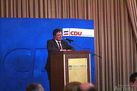 Lübeck sei noch nie so schlecht regiert worden wie in den letzten zwei Jahren, meinte Ulrich Krause, CDU-Kreisvorsitzender und Landtagskandidat im Wahlkreis Lübeck Ost. Fotos: <b>KARL ERHARD VÖGELE</b>