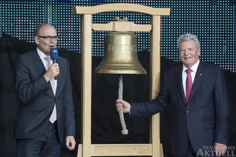 Bundespräsident Joachim Gauck und Ministerpräsident Erwin Sellering eröffnen die 22. Hanse Sail Rostock. Foto: <b>Archiv Hanse Sail Rostock</b>