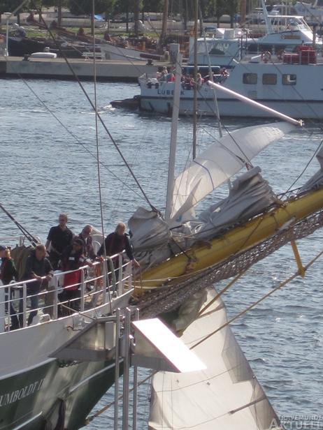 norwegen segelboot rammt bruecke