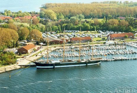Die geplante neue Priwall-Promenade wird aus Kiel gefördert. Baubeginn soll im April 2015 sein, die Arbeiten dauern sechs Monate. Foto: <b>ARCHIV TA</b>