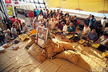 420er WM: Empfang für die jungen Segler auf der Passat