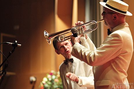 Anspruchsvolle Unterhaltung: Die Westfalia Big Band erwartet ihre Fans diesmal im großen Saal des Maritim Strandhotel. Fotos: <b>KEV/ARCHIV TA</b>