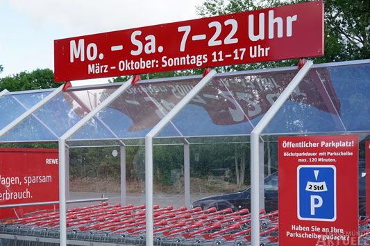 Sonntag um 17 oder um 18 Uhr bei den Kindern sein? In Travemünde sollen die späteren Sonntagsöffnungszeiten jetzt durchgesetzt werden. Foto: <b>TA</b>
