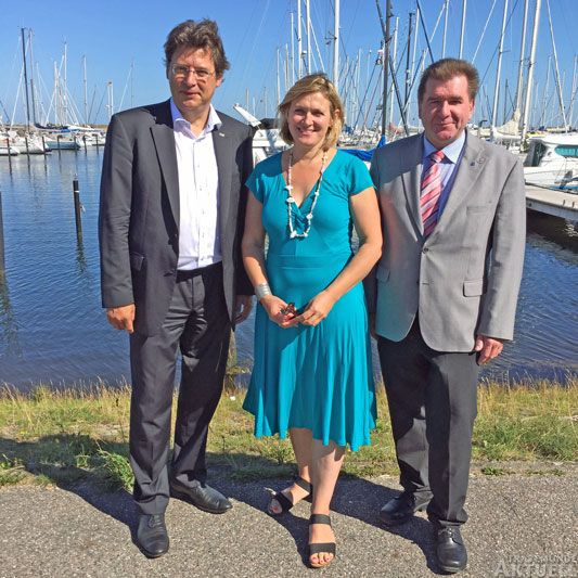 Tourismus-Gipfel in Kiel: OHT-Chefin Katja Lauritzen traf sich mit Wirtschaftsminister Reinhard Meyer (links) und dem Präsidenten des DEHOGA Schleswig-Holstein e-V. Axel Strehl (rechts). Foto: <b>OHT</b>