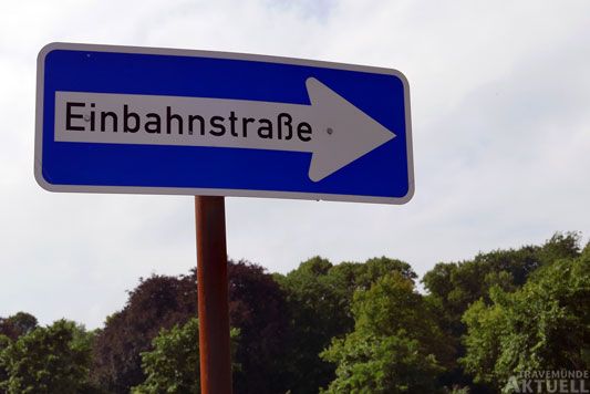 Entgegen der Einbahnstraße fahrend und mit Atemalkohol begenete der Audifahrer dem Funkstreifenwagen... Foto: <b>KARL ERHARD VÖGELE</b>