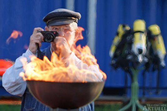 Das Motiv im Blick auch wenn es mal brenzlig wird: Karl Erhard Vögele tritt am Mittwoch bei »Kaffee und mehr« auf. Foto: <b>ARCHIV TA</b>