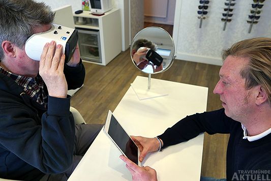 Mit dem neuen Gerät lassen sich unterschiedliche Gleitsicht-Gläser simulieren. Fotos: <b>KARL ERAHRD VÖGELE</b>