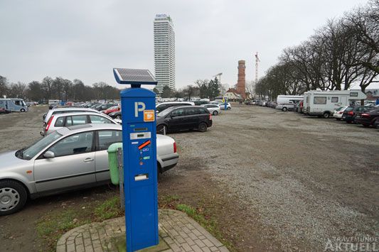 Freude bei den Autofahrern: Die unbeliebten »Blauen Banditen« auf dem Parkplatz Leuchtenfeld waren sämtlichst ausser Betrieb. Fotos: <b>TA</b>
