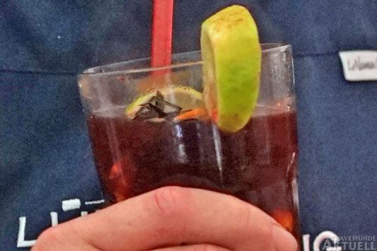 Der Winzerglühwein-Caipi (roter Winzer-Glühwein, Orangenscheiben, Limette, Rohrzucker und Pitú) hatte sich als Geheimtipp rumgesprochen. Foto: <b>ARCHIV TA</b>