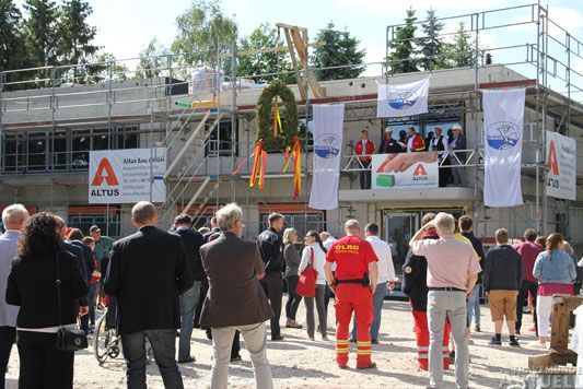 Am vergangenen Mittwoch feierte die DLRG auf der Herreninsel Richtfest für ihren Neubau. Fotos: <b>DLRG</b>