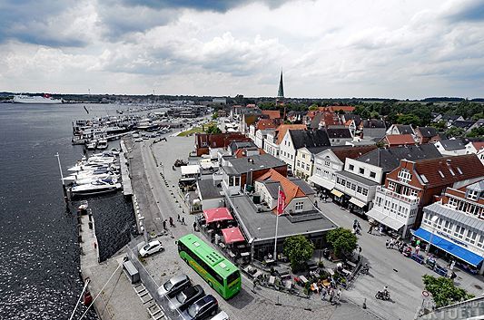 Die Arbeiten am Ufer zwischen Fährplatz (Wochenmarkt-Gelände) und Ostpreußenkai beginnen. Foto: <b>KEV/ARCHIV TA</b>