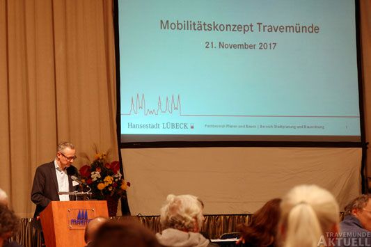 Beim Mobilitätskonzept kamen die Bürger immer wieder auf die »Alte Travemünder Landstraße« entlang des Skandikais zu sprechen. Foto: <b>KEV/ARCHIV TA</b>
