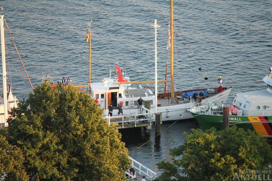 Motorschaden: Kutter Libra in den Hafen geschleppt