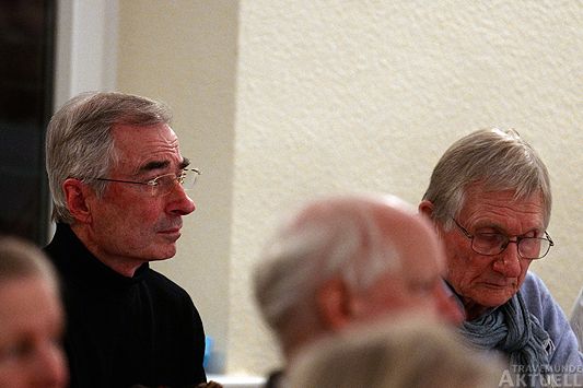Zeiten einhalten, bis zu denen Lärmbelästigungen zumutbar sind: Dr. Michael Wiemann (links) von den Travemünder GRÜNEN sprach das Thema Veranstaltungen an. Foto: <b>KARL ERHARD VÖGELE</b>