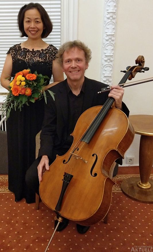 Das Duo Tamami Toda-Schwarz und Hans-Christian Schwarz rief große Begeisterung hervor! Foto: <b>KAMMERMUSIKFREUNDE</b>