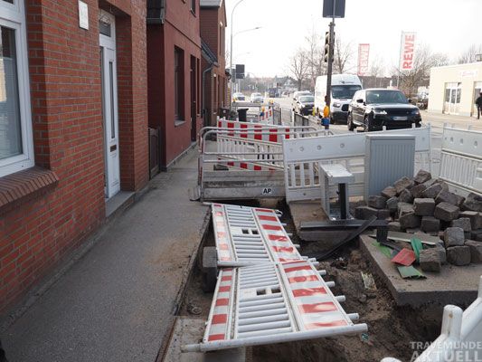 Ursache der Schäden sei eine veraltete Stromleitung vor dem Haus gewesen, meint der Anwohner. Foto: <b>HELGE NORMANN</b>
