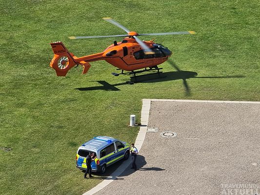 Am 8. Juli 2023 kam der Notarzt mit dem Rettungshubschrauber in den Brügmanngarten und wurde von dem bereitstehenden Polizeiwagen zur Unglückstelle gefahren.