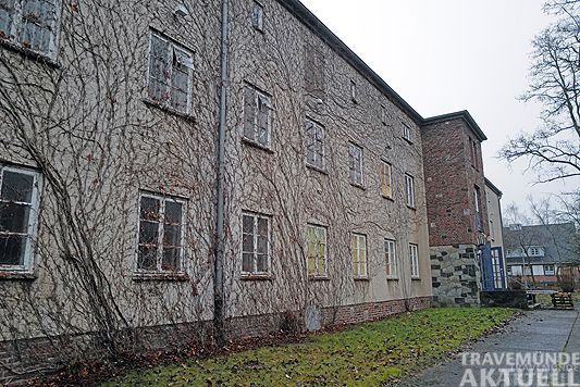 Die Hansestadt Lübeck plant, das Gelände des ehemaligen Krankenhauses an der Mecklenburger Landstraße zu verkaufen und Investoren anzusprechen. Foto: TA