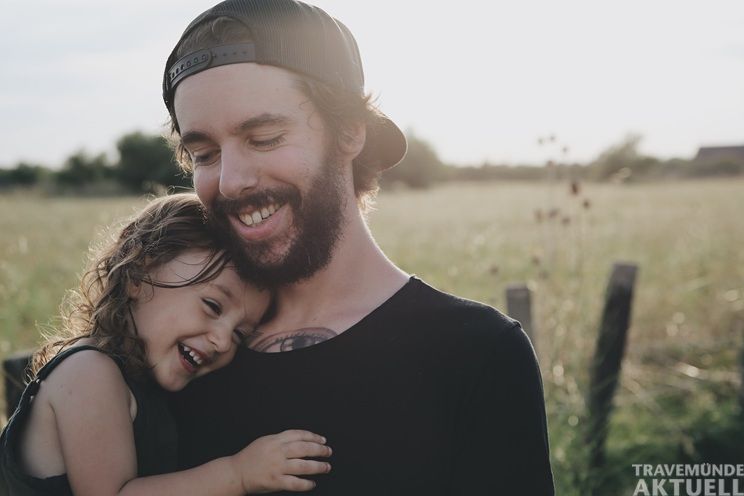 Viele Väter nutzen den Tag, um ihn mit ihrer Familie zu verbringen. Foto: StockSnap/Pixabay