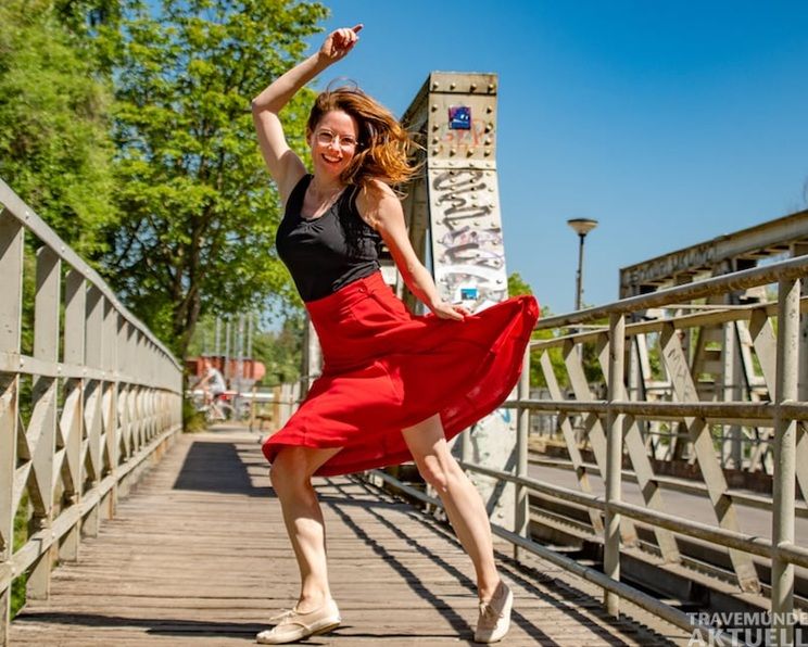 Tanz mit Liebe und Leidenschaft: Marina steckt mit ihrer Tanzfreude auch die Zuschauer an. Foto: Marina