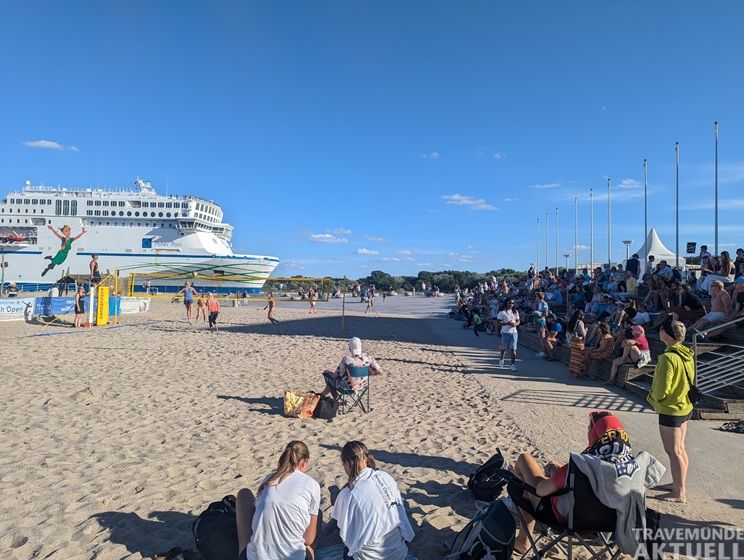 Beim Travemünder Beach Open treten am 8. und 9. August mehr als 100 Hobby- und Leistungsteams am Strand der Nordermole gegeneinander an. Foto: TGR
