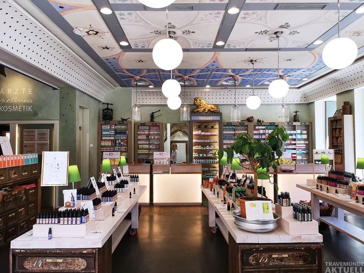 Ein Blick in den heutigen Innenraum der traditionsreichen Löwen-Apotheke, die zum 31. August ihre Türen schließt. Foto: Löwen-Manufaktur GmbH & Co. KG