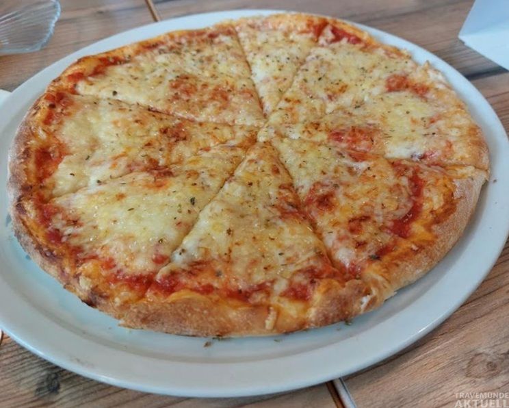 Klassiker zum Pizzatag: Jeden Montag gibt es in der Seglermesse unter anderem Pizza Margherita inklusive Getränk für 10 Euro. Foto: Seglermesse