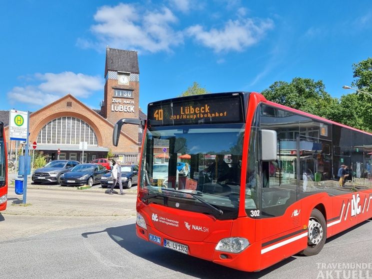 Warnstreik am 21. September: Die Busse der Stadtwerke Lübeck Mobil bleiben den ganzen Tag im Depot. Foto TA