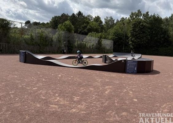 Die Pumptrack- und Skateanlage am Mühlbachtal soll künftig um weitere Bewegungsangebote ergänzt werden. Foto: TA